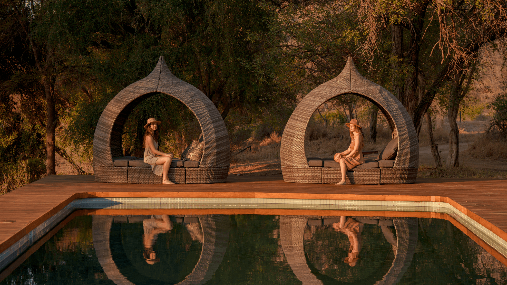 Swimming pool at Sashwa safari game lodge